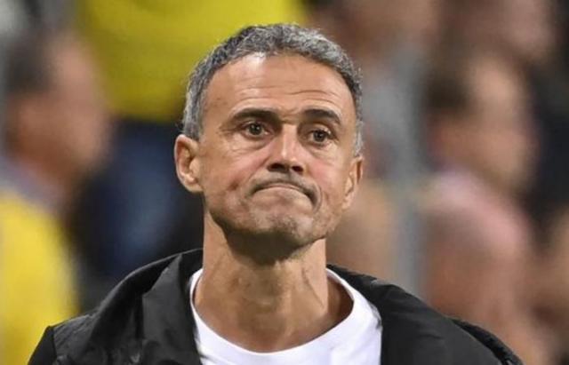 西班牙没有C罗！防快反毫无对策，恩里克再撞南墙